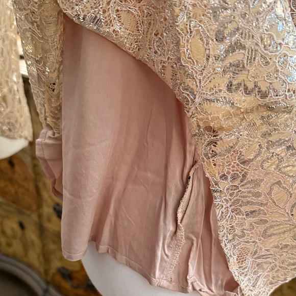 Elegant Lace Blouse Pearl/Tan - Picture 8 of 14